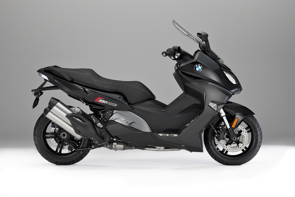 BMW C650 S rental Marseille - Ride Maxi-Scooter with Road2Luxe